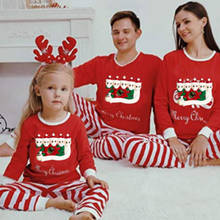 Conjunto de pijamas a juego de Navidad, Top con estampado de palabras de Papá Noel, pantalones a rayas, pelele para bebé, trajes de dormir a juego para la familia 2024 - compra barato