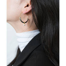 Pendientes de latón con perla auténtica para mujer, aretes geométricos de oro de 18k, joyería para fiesta, vestido de pasarela, moda coreana rara de Japón 2024 - compra barato