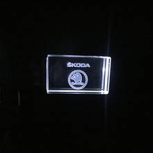 O logotipo feito sob encomenda da movimentação da pena do flash de cristal da forma chave do carro de skoda conduziu a luz usb 2.0 4gb 8gb 16gb 32gb presente de casamento pendrive 2024 - compre barato