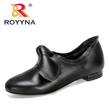 ROYYNA; Новинка 2020 года; дизайнерская офисная обувь в популярном стиле; женские модные туфли-лодочки; женские удобные свадебные туфли на низком каблуке с нескользящей подошвой 2024 - купить недорого