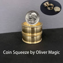 Монета сжимается Оливером Волшебная сцена крупным планом магния монета появляющаяся/исчезающая маг иллюзия, трюк, реквизит для магов 2024 - купить недорого