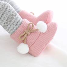 Осенне-зимняя обувь для новорожденных 0-18 месяцев; вязаные ботинки в горошек для маленьких девочек и мальчиков; повседневные кроссовки на нескользящей мягкой подошве; прогулочная обувь 2024 - купить недорого