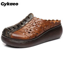 Gykaeo 2020 Ретро тапочки обувь из натуральной кожи ручной работы шлепанцы на платформе сабо для женщин полые женские Тапочки 2024 - купить недорого