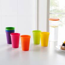Copo plástico do arco-íris de 8 pces com copo de armazenamento portátil simples colorido drinkware para o piquenique ao ar livre 2024 - compre barato