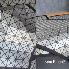 Tela de cuero de PVC estilo Miyake, espejo triangular plateado, parches reflectantes para manualidades de modelado, decoración, bolsos, tela de diseñador 2024 - compra barato