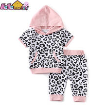 Conjunto de ropa para bebé y niña, Tops con capucha y pantalones recortados de leopardo rosa de manga corta, trajes infantiles de algodón, 2 uds. 2024 - compra barato