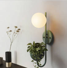 Стиль Пост Модерн, стеклянные настенная лампа светильник Nordic светодиодный бра для Ванная комната Спальня домашние осветительные приборы Кухня светильник E14 2024 - купить недорого