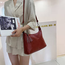 2020 новая женская сумка Корейская версия сумки через плечо сумка-мессенджер женская модная сумка 2024 - купить недорого