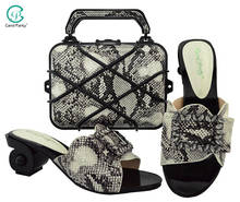 Último design italiano de cor branca, feminino, sapatos e bolsas para combinar, conjunto nigeriano, bolsa combinando, sapatos de casamento africano 2024 - compre barato