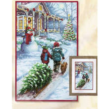 Amishop Gold Collection Counted Cross Stitch Kit Christmas Tradition Snow Trail Snowman Two Kids And A Dog Dim 70-08960 8960 2024 - buy cheap