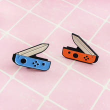 Nintendo переключатель игровой ручки эмалированная брошь оранжевый синий контрастный цвет одежда нагрудные значки подарки для мальчиков девочек Забавный значок 2024 - купить недорого