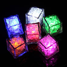 Cubitos de hielo con luz LED, lámpara cuadrada brillante, colorida, para Bar, Club, boda, fiesta, decoración, novedad, Sensor de taza de bebida, 12 Uds. 2024 - compra barato