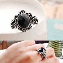 Модное винтажное женское кольцо на палец, повседневное бронзовое кольцо с цветком и черным камнем из сплава, ювелирное изделие для девушек, женские ретро аксессуары, подарок 2024 - купить недорого