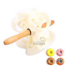 Diameter 7.8cm manual plastic 6-circle donut cutter doughnut biscuit cookie fondant dough maker wood handle for bakery gadgets 2024 - buy cheap