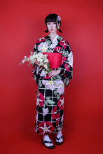 Традиционное японское цветочное кимоно с Obi женский хлопковый банный халат юката женский винтажный косплей костюм вечернее платье 2024 - купить недорого
