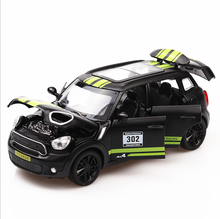 1: 32 modelo de coche de juguete Mini simulación de coche de aleación modelo de coche de fuerza de retorno 6 Puerta Abierta acústica óptica modelo chico regalo negro verde 2024 - compra barato