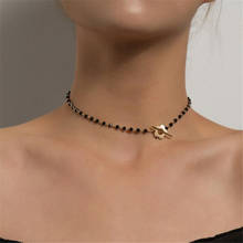 Collar de cadena de clavícula para mujer europea y americana, Gargantilla de flores de Metal con cuentas negras, joyería femenina de Glamour 2024 - compra barato