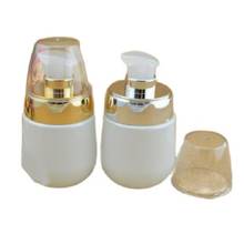 Botella de cristal blanca con bomba de Color dorado y plateado, 30ML, 30G, recipiente para embalaje de loción cosmética, botella de crema de esencia, 15 unids/lote 2023 - compra barato