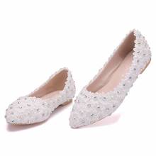 2019 new large size white lace bridal shoes show Wo clothing shoes flat casual shoes women's annual meeting shoes 2024 - buy cheap