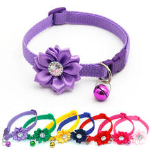 Collar con campana de flores para gato y perro, accesorio ajustable, fácil de usar, con hebilla 2024 - compra barato