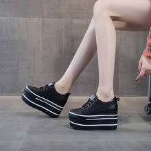 Couro genuíno sapatos de plataforma para as mulheres 2020 primavera outono salto alto cunhas tênis feminino preto branco sapatos tênis 2024 - compre barato