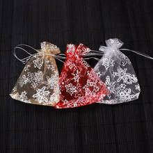 Bolsa de Organza de 9x12cm, copo de nieve, estrella, bolsas de regalo de boda y Navidad, bolsas de embalaje de joyería de caramelo, bolsas 3Cs doradas/Rojas/blancas, 50 unids/lote 2024 - compra barato