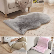 Alfombra de piel de oveja Artificial para sala de estar, suave, de forma Irregular, cubierta de silla de lana Artificial, cálida y peluda 2024 - compra barato
