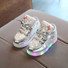 Новинка, светящиеся кроссовки для первых шагов, обувь для маленьких мальчиков и девочек, светящиеся кроссовки, дышащая детская обувь с подсветкой и подсветкой 2024 - купить недорого