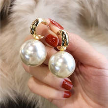 Pendientes colgantes de perlas de gran tamaño para mujer, aretes colgantes de perlas redondas doradas bohemias, joyería de boda 2024 - compra barato