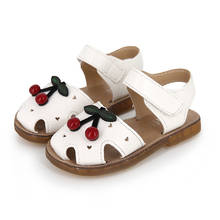 Sandálias planas para bebês meninas, sapatos macios antiderrapantes de princesa da moda, respirável para crianças pequenas, chinelos legais para o verão 2024 - compre barato