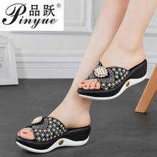 Sandálias femininas confortáveis de couro, sapatos casuais femininos, sandálias de verão tamanhos 35-42 2024 - compre barato
