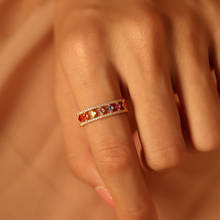 Роскошное женское кольцо с радужным кристаллом и камнем, очаровательные обручальные кольца золотого цвета с отверстиями для женщин, изящное обручальное кольцо с квадратным цирконием 2024 - купить недорого