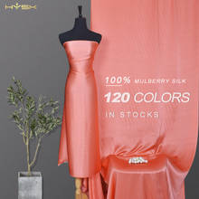 HYSK 100% Шелковая атласная ткань коралловый мягкий глянцевый однотонный двусторонний удобный материал для рубашек одежда для сна халаты V025 2024 - купить недорого