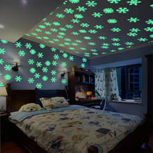 Pegatinas de pared que brillan en la oscuridad para bebés, decoración del hogar, Color copo de nieve, pegatinas de pared fluorescente, 50 Uds. 2024 - compra barato