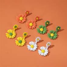 Hocole 2020 brincos de haste com flor de margarida, brincos de estilo simples branco, laranja, verde e branco para mulheres, presentes de amantes 2024 - compre barato