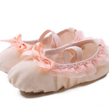 Flores de Lona Decorada Divisão das Mulheres Chinelos de Sola Macia Meninas do Ballet Rosa Carne LAÇO Vermelho Pointe Sapatos de Dança Meninas 2024 - compre barato