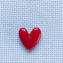 Needle Minder Love Heart Needle Nanny Magnet para costura de punto de cruz 2024 - compra barato