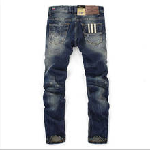 100% хлопок. Новые дизайнерские мужские джинсы синего цвета прямые посадочные длинные брюки на пуговицах высшего качества брендовые рваные джинсы 2024 - купить недорого
