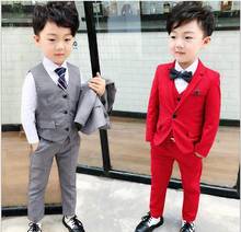 Новые модные красные/серые костюмы из 3 предметов для маленьких мальчиков торжественные Детские блейзеры на свадьбу вечерние костюмы-смокинги пиджак + жилет + штаны 2024 - купить недорого