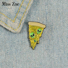 Presente engraçado da joia do alimento do emblema do punk para amigos et pizza esmalte pino personalizado fatia alienígena de broches de pizza para a camisa saco de lapela 2024 - compre barato