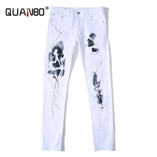 Jeans masculino estampado quanbo, jeans branco, grande, moda masculina, algodão, stretch, personagem casual, jeans biker 2024 - compre barato