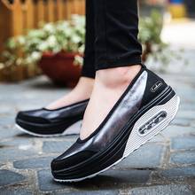 Женская летняя спортивная обувь размера плюс на платформе, женские кроссовки, спортивная обувь на танкетке, женская обувь для бега, Черная спортивная обувь E-734 2024 - купить недорого