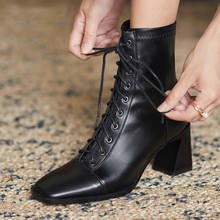 Bota feminina de couro legítimo, calçado ankle boot confortável em estilo britânico, com trança quadrada, salto alto e curto para mulheres, outono e inverno 2024 - compre barato