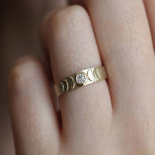 Простое женское и мужское кольцо с круглым прозрачным лунным камнем, кольцо антикварного цвета с белым опалом, колечко с фазой Луны, ювелирные изделия 2024 - купить недорого