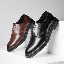 Oxfords sapatos sociais masculinos, sapatos clássicos elegantes de primavera e outono com cadarço e ponta redonda, para negócios e escritório, casamento de cavalheiro 2024 - compre barato