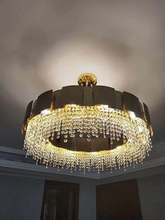 Luminária suspensa com luzes led e14, candelabro em aço inoxidável dourado suspenso 2026 - comentário do cliente Luminária suspensa com luzes led e14, candelabro em aço inoxidável dourado suspenso 2026 - Товар шёл конечно очень долго. Два месяца. Но это того стоило. Принёс курьер DPD. Люстра крутая. При переключении в разном режиме горит, тёплый, нейтральный и холоднее. Смотрится шикарно! Рекомендую товар и продавца.