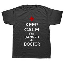 Camiseta de algodão estilo harajuku, camiseta engraçada com gola redonda, moda gráfica unissex para eu am quase um médico 2024 - compre barato