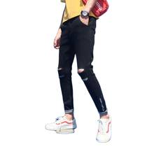 Летние Сапоги до колена рваные джинсы для мужчин в Корейском стиле с вышивкой модный Штаны промытый карандаш Облегающие штаны Штаны Дикие повседневные узкие брюки Штаны 2024 - купить недорого