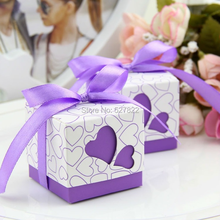 Venta al por mayor 100 Uds caja de favores de boda cuadrada púrpura de doble corazón Cajas de caramelos para fiestas suministros Baby Shower con cinta envío gratis 2024 - compra barato