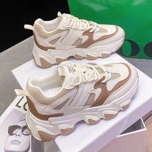 Tênis chunky feminino plataforma, calçado feminino sneaker malha vulcanizada confortável sola grossa branca 2024 - compre barato